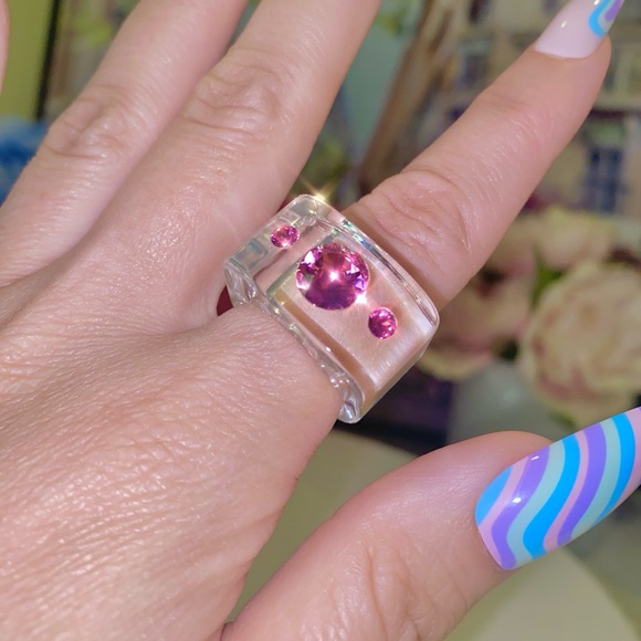 Transparent Lucite Statement Ring With Pink Swarovski Crystals, Modern Cube Ring - Picture 12 of 12